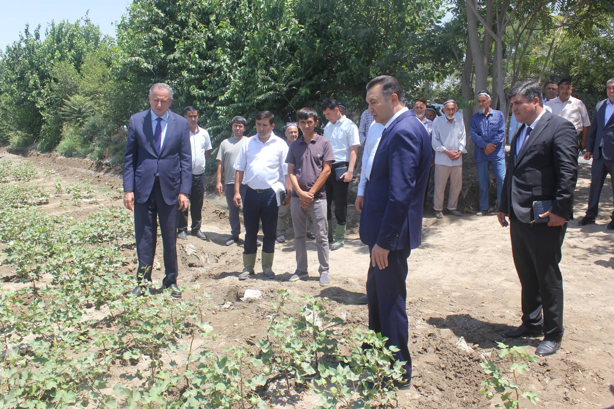 Kokhir Rasulzoda 了解了哈特隆地区重大项目的实施情况