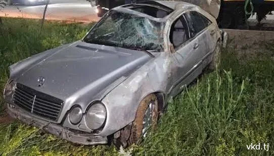 杜尚别-苦盏-查纳克高速公路上发生事故，一名司机死亡。