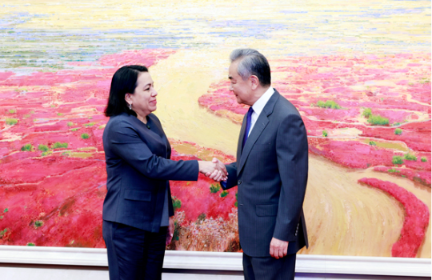 中国外交部长表示，中国坚定支持联合国各项活动。