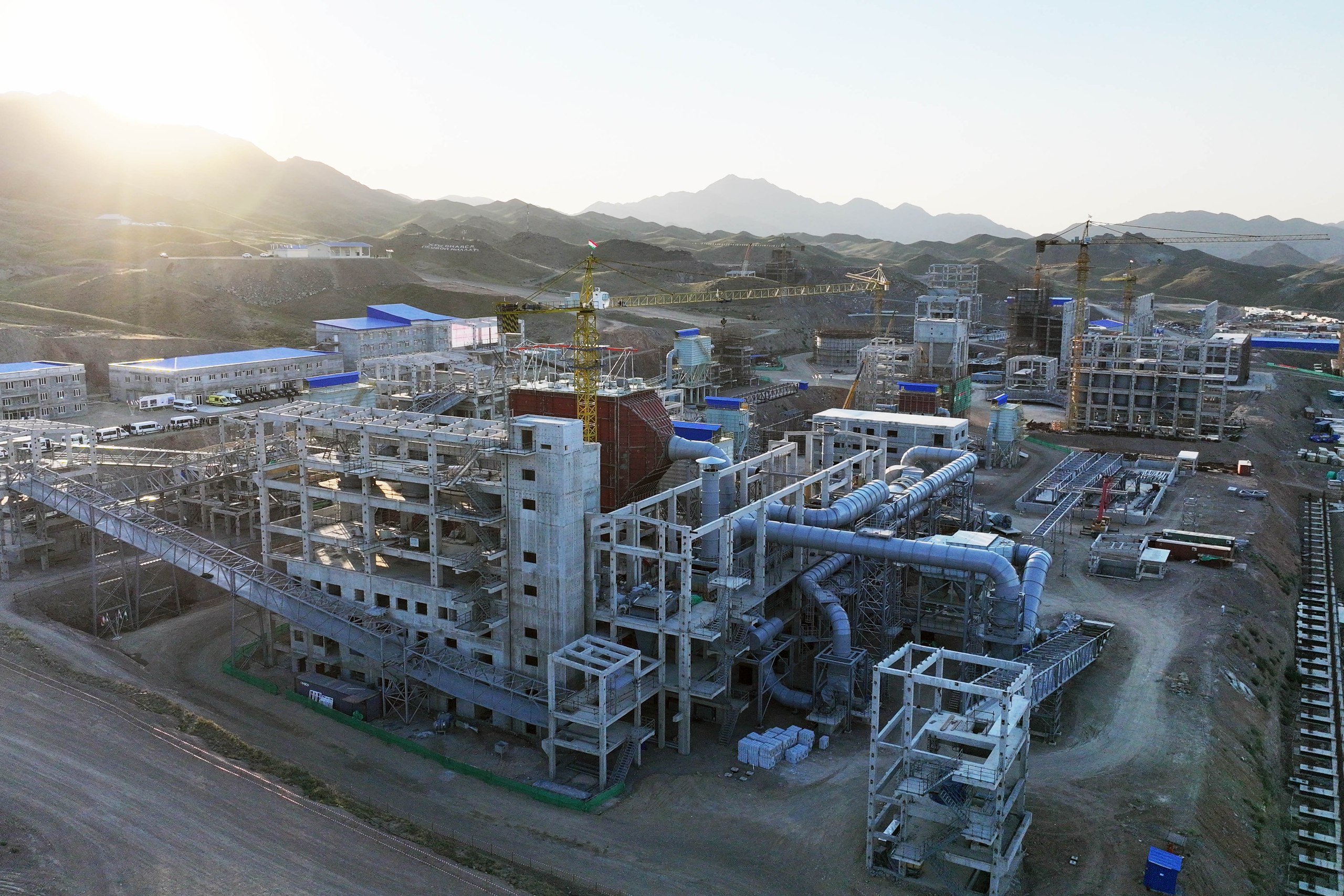 在索格德正在建设一座拥有 1500 个就业岗位的冶金厂。