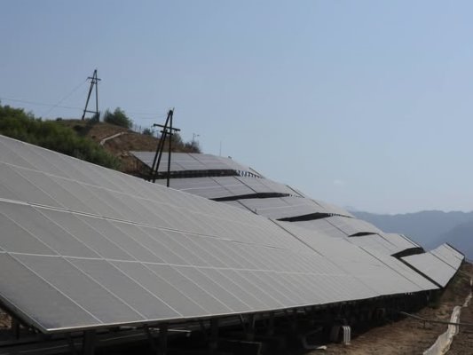 位于舒格南斯基区罗日村的一座3兆瓦太阳能发电厂的建设即将完成。